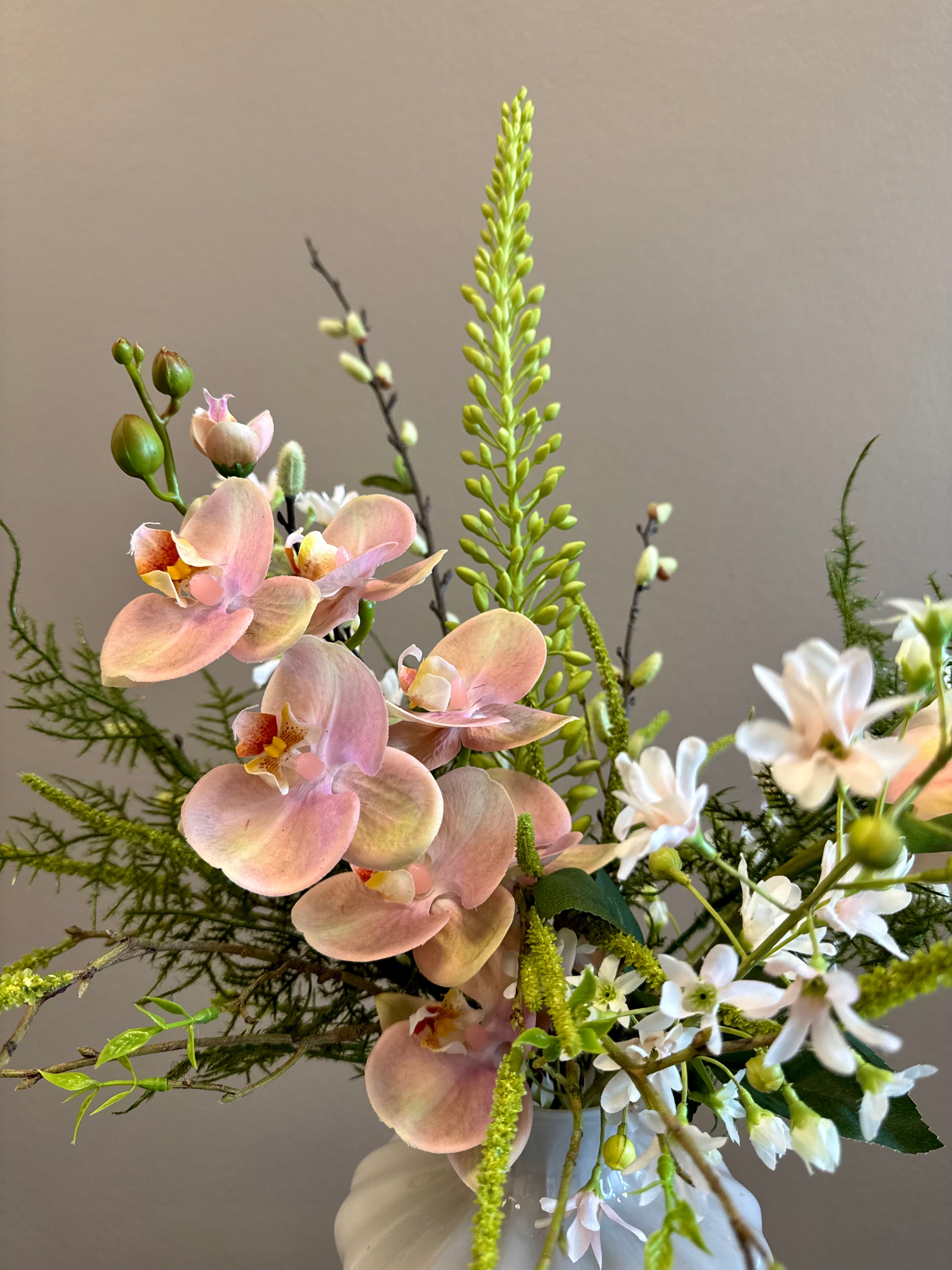 Sommer buket med orkidé og rose