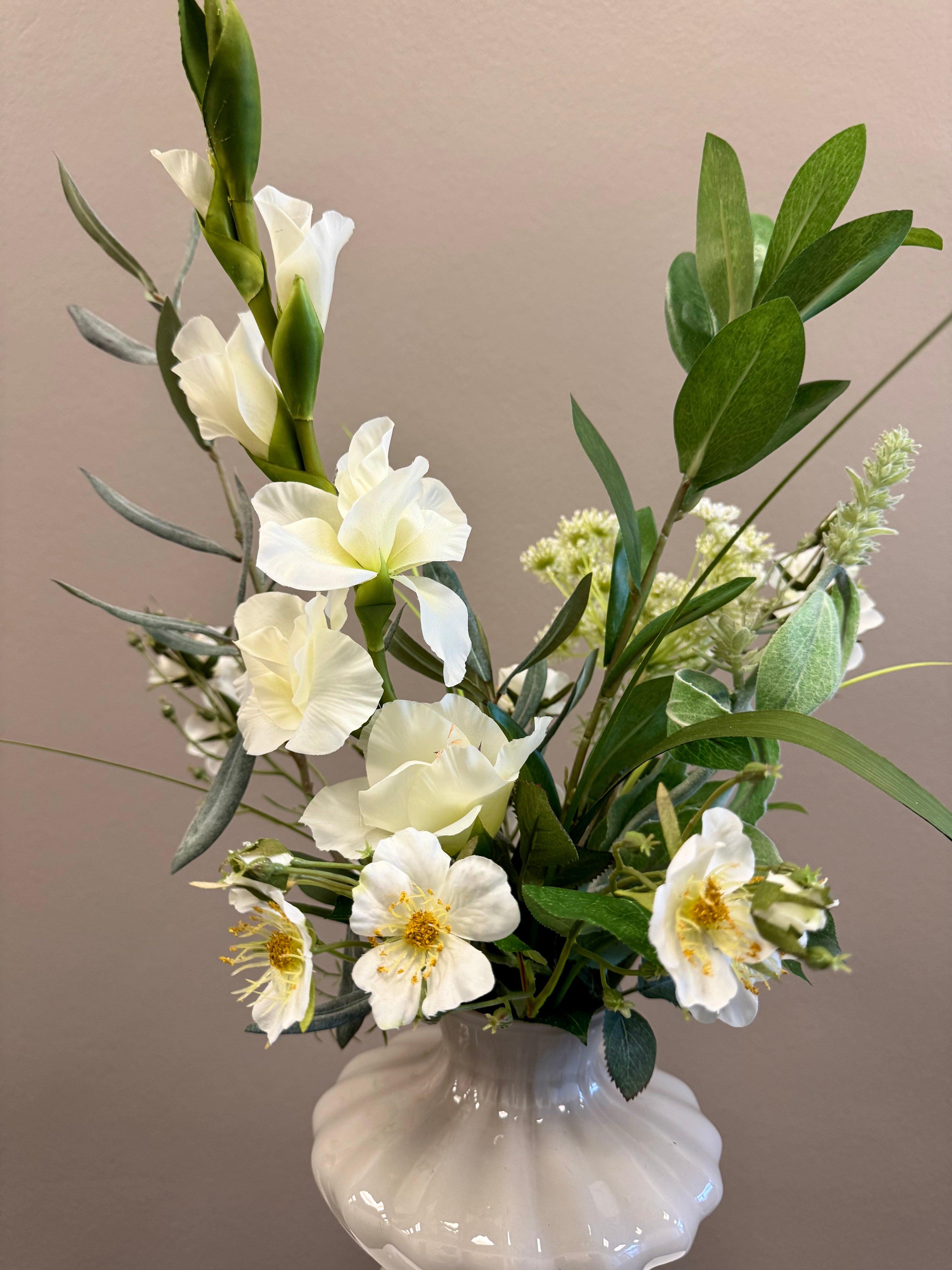 Hvid gladiolus buket