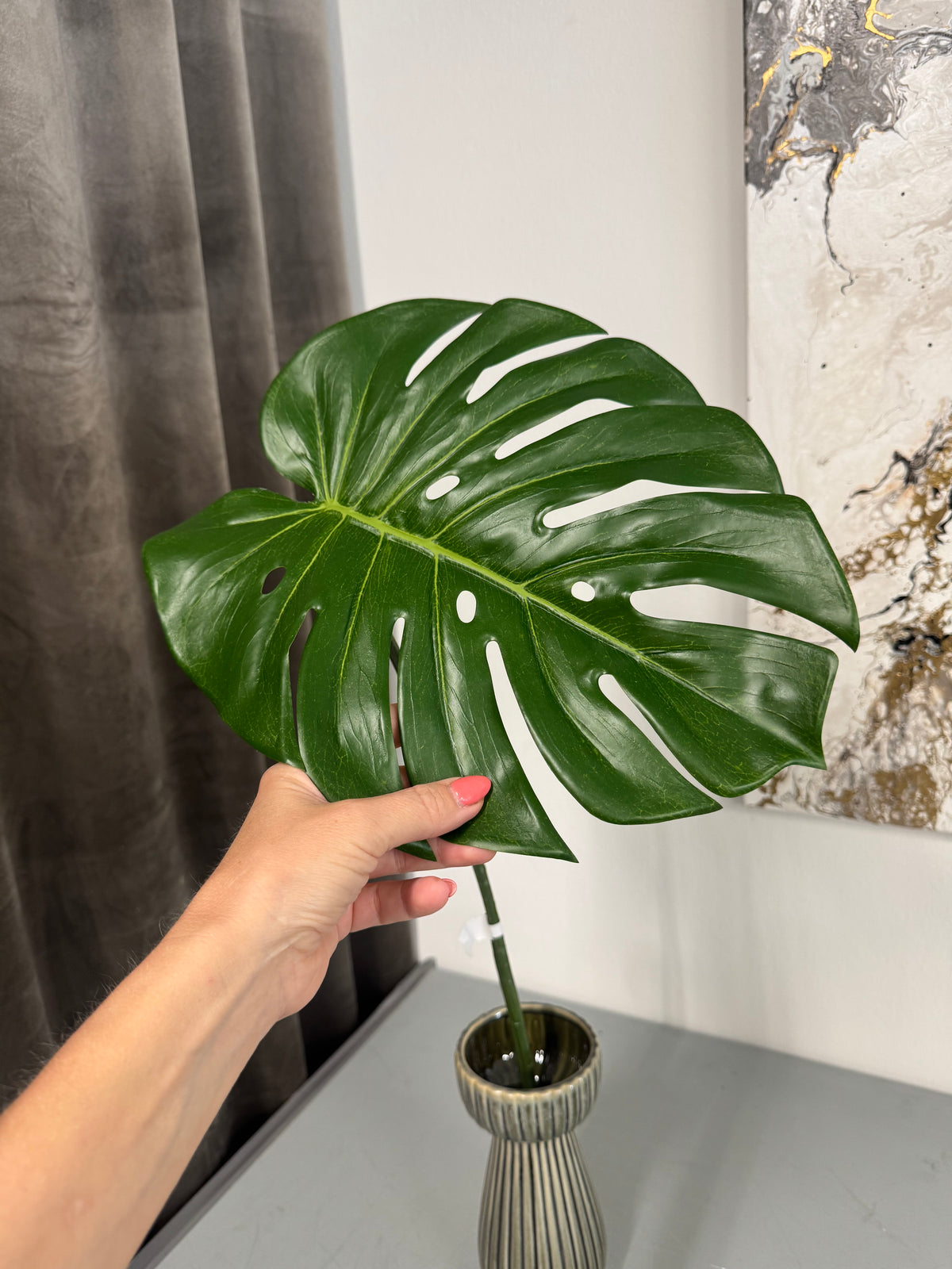 Monstera blad 60 cm