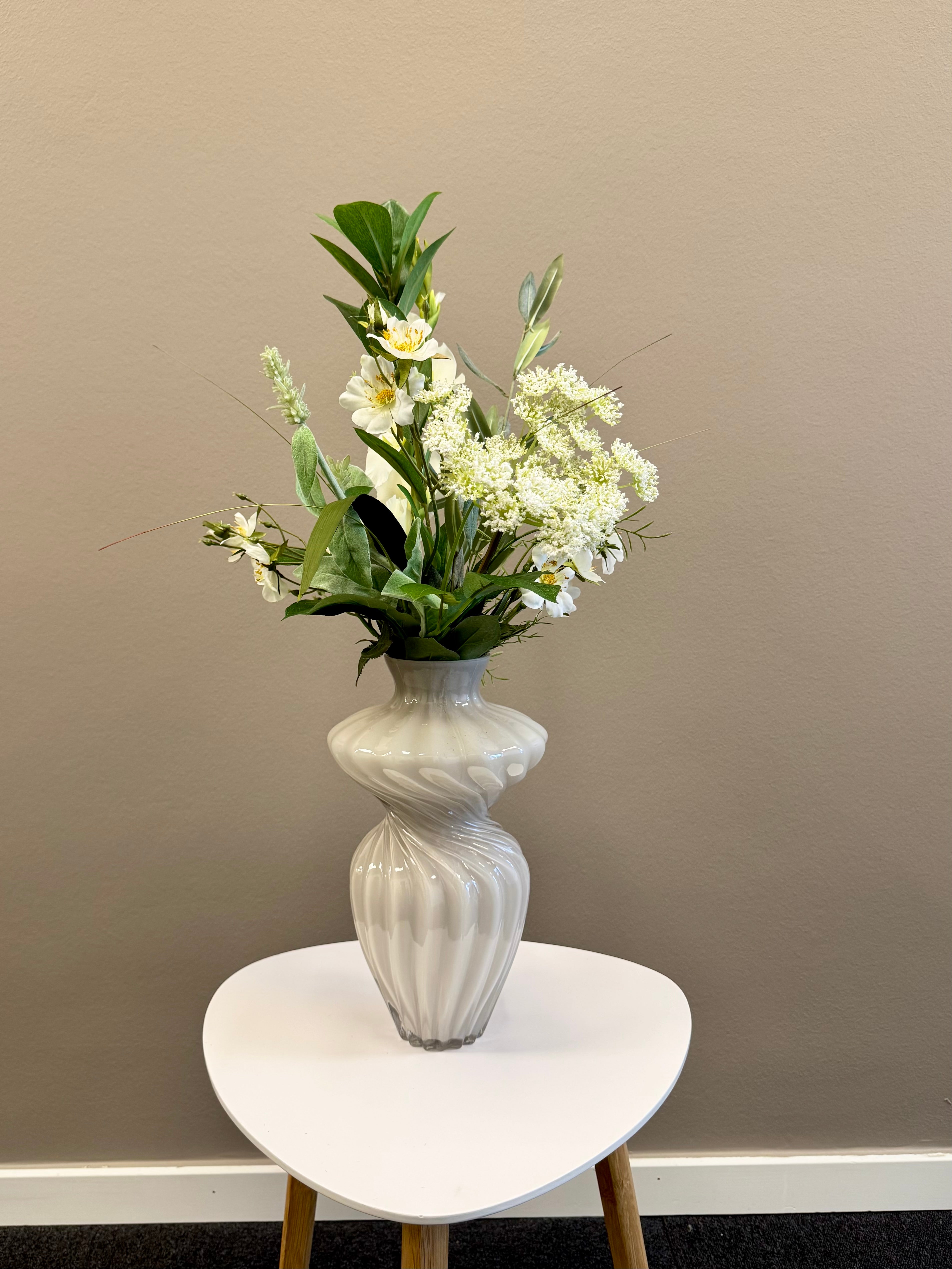 Hvid gladiolus buket
