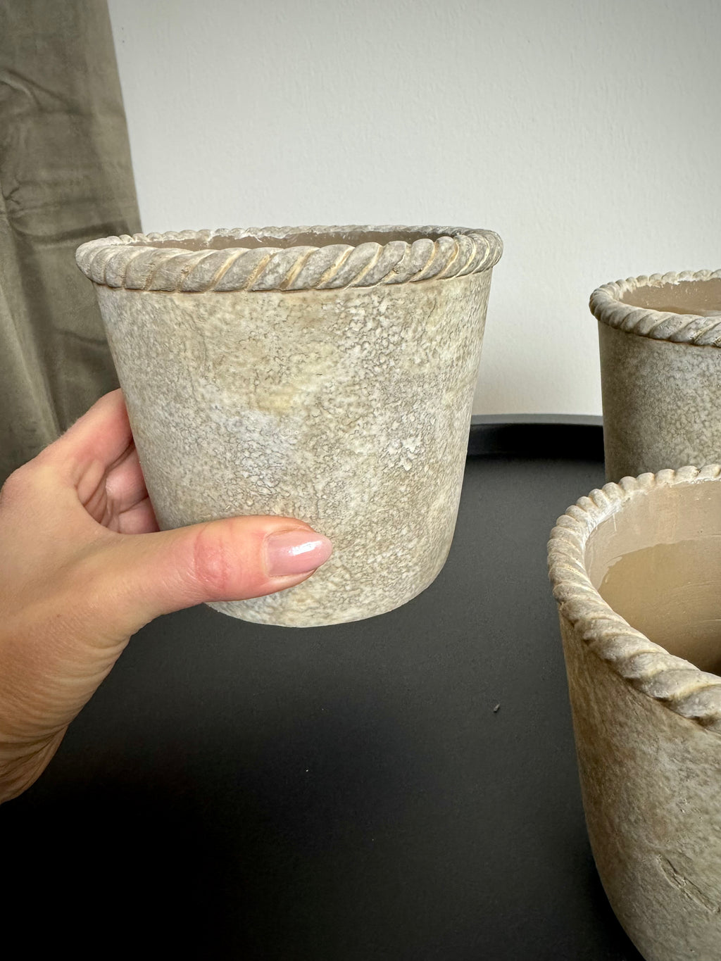 Beton skjuler mellem