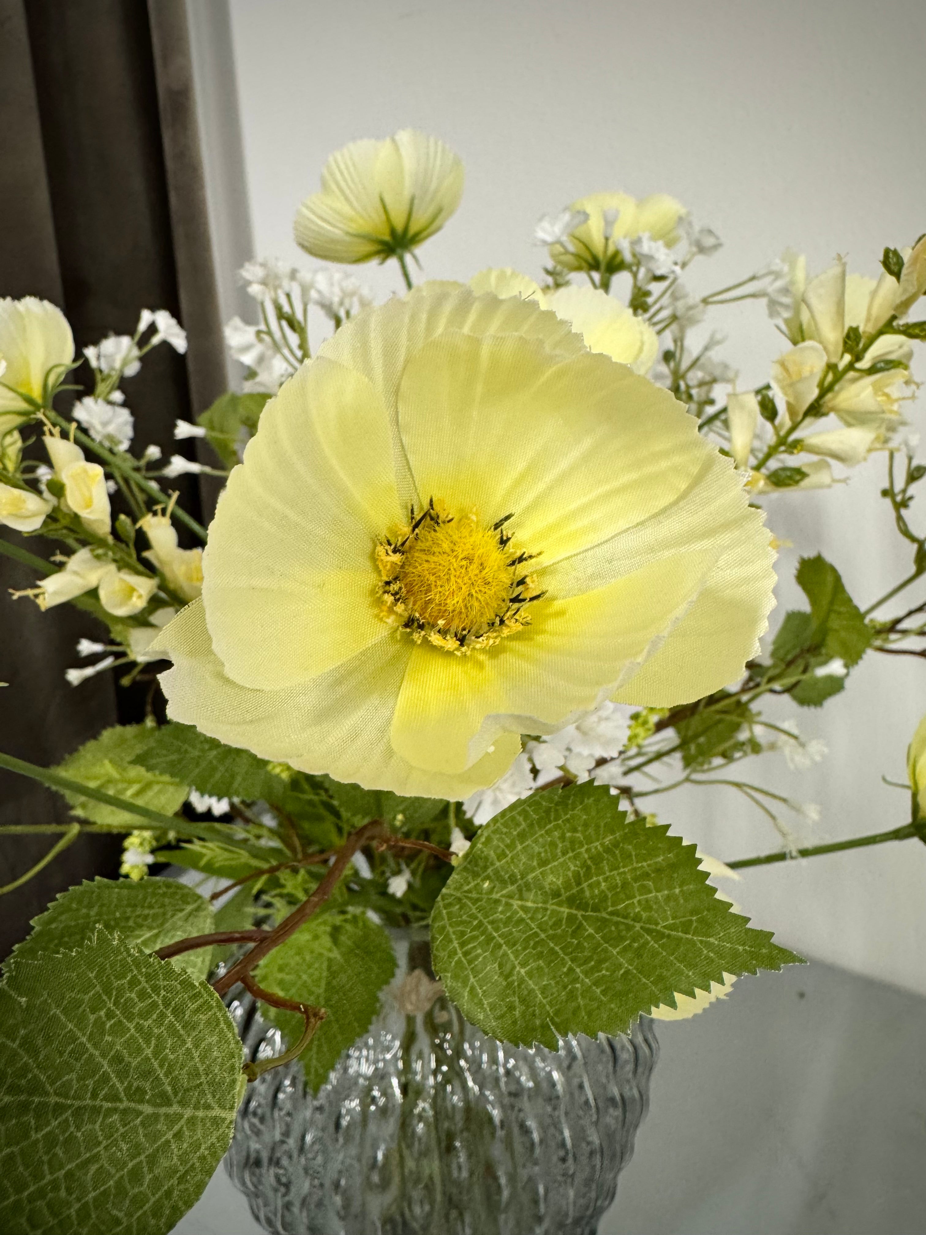 Forårsbuket med gule blomster