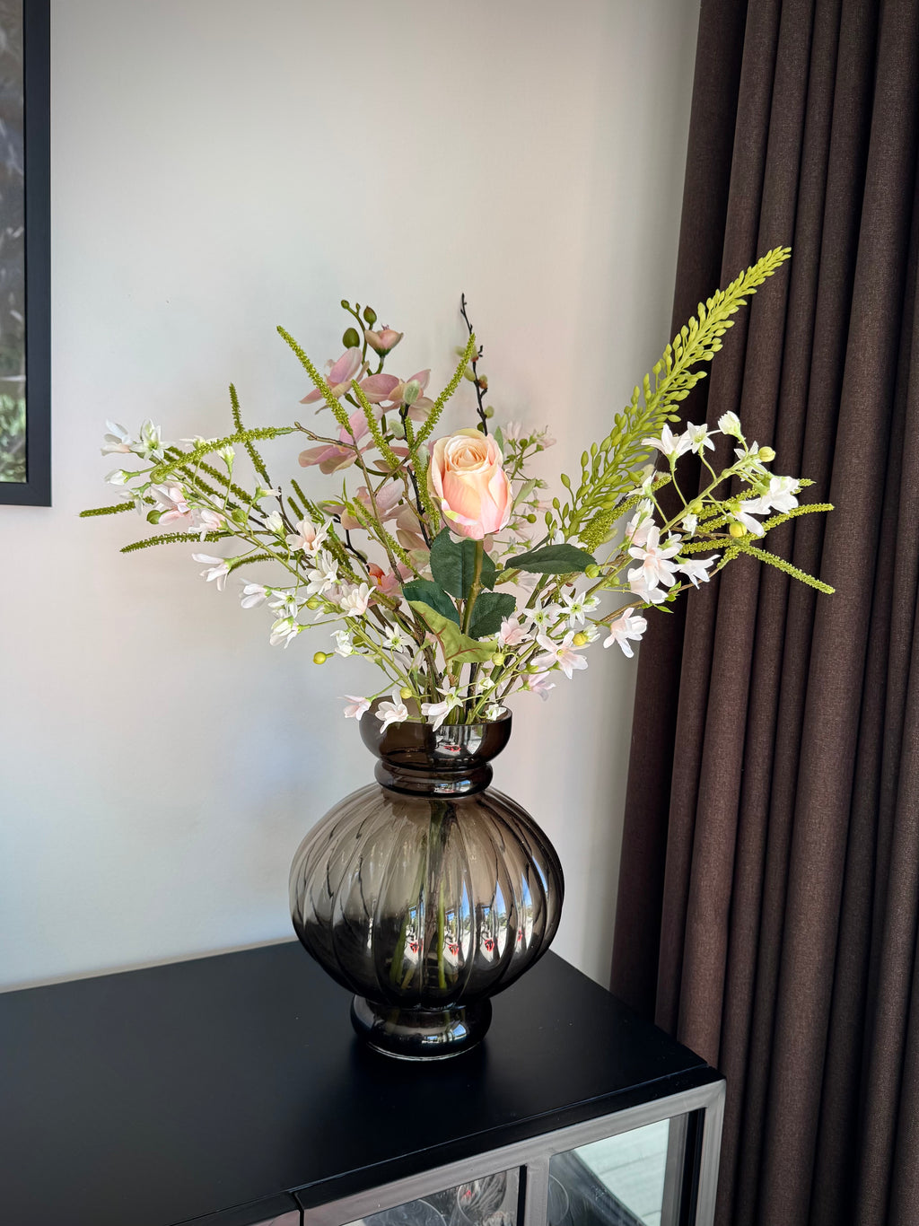 Forårs buket med orkidé og rose