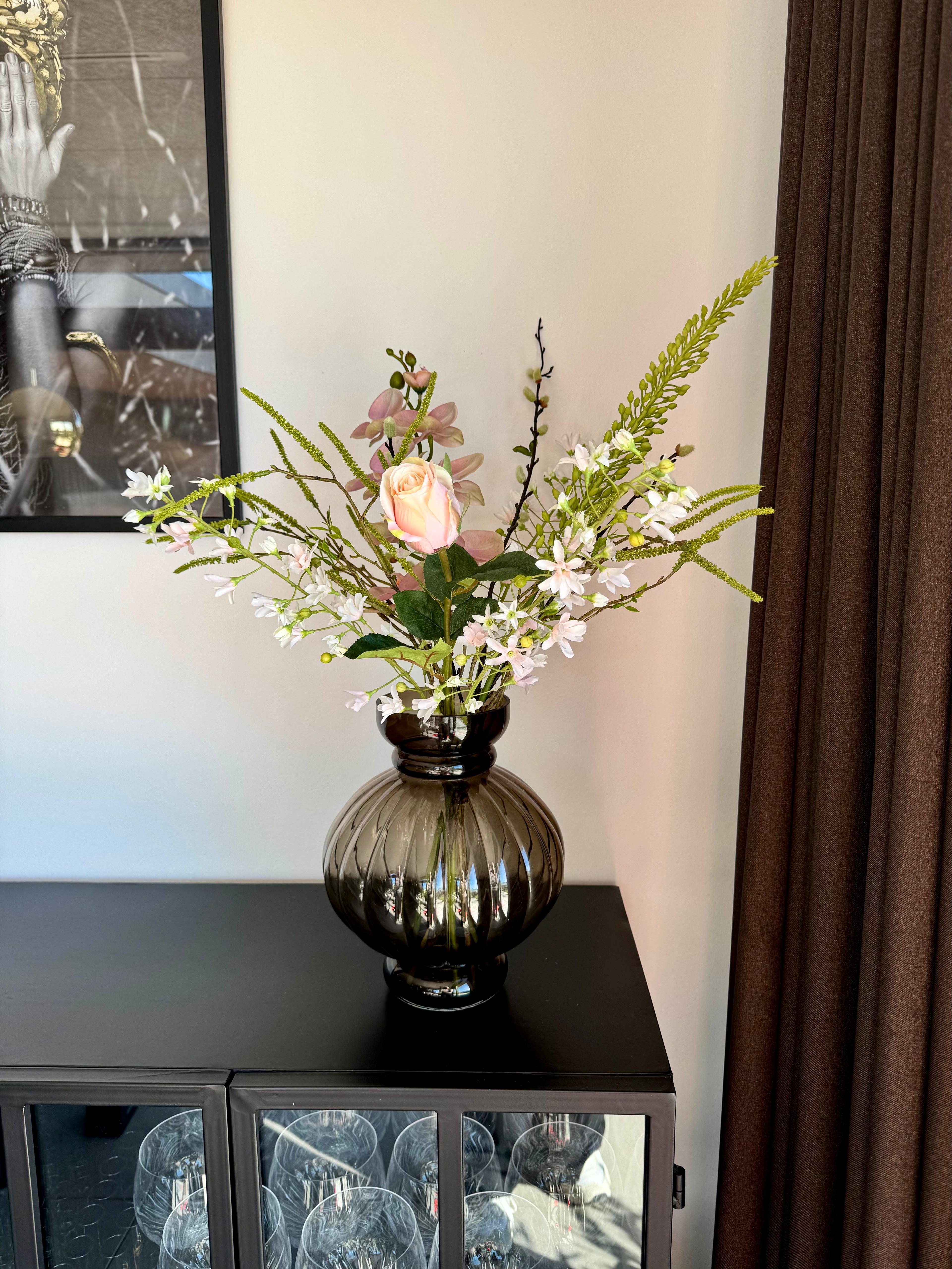 Forårs buket med orkidé og rose