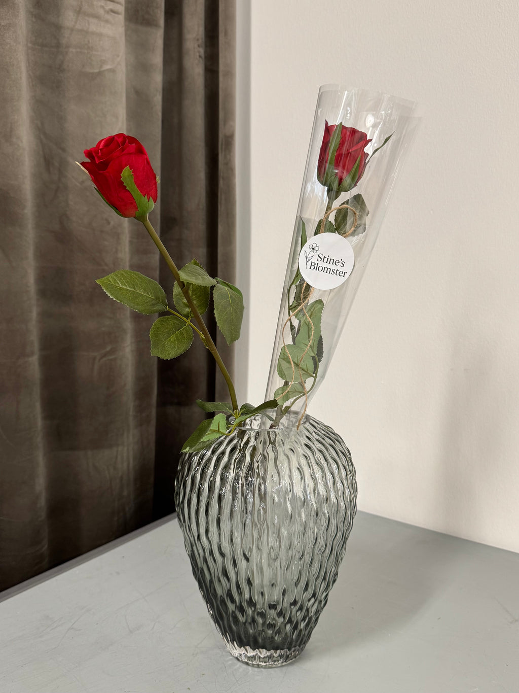 Konfirmations rose alm. MED CELLOFAN