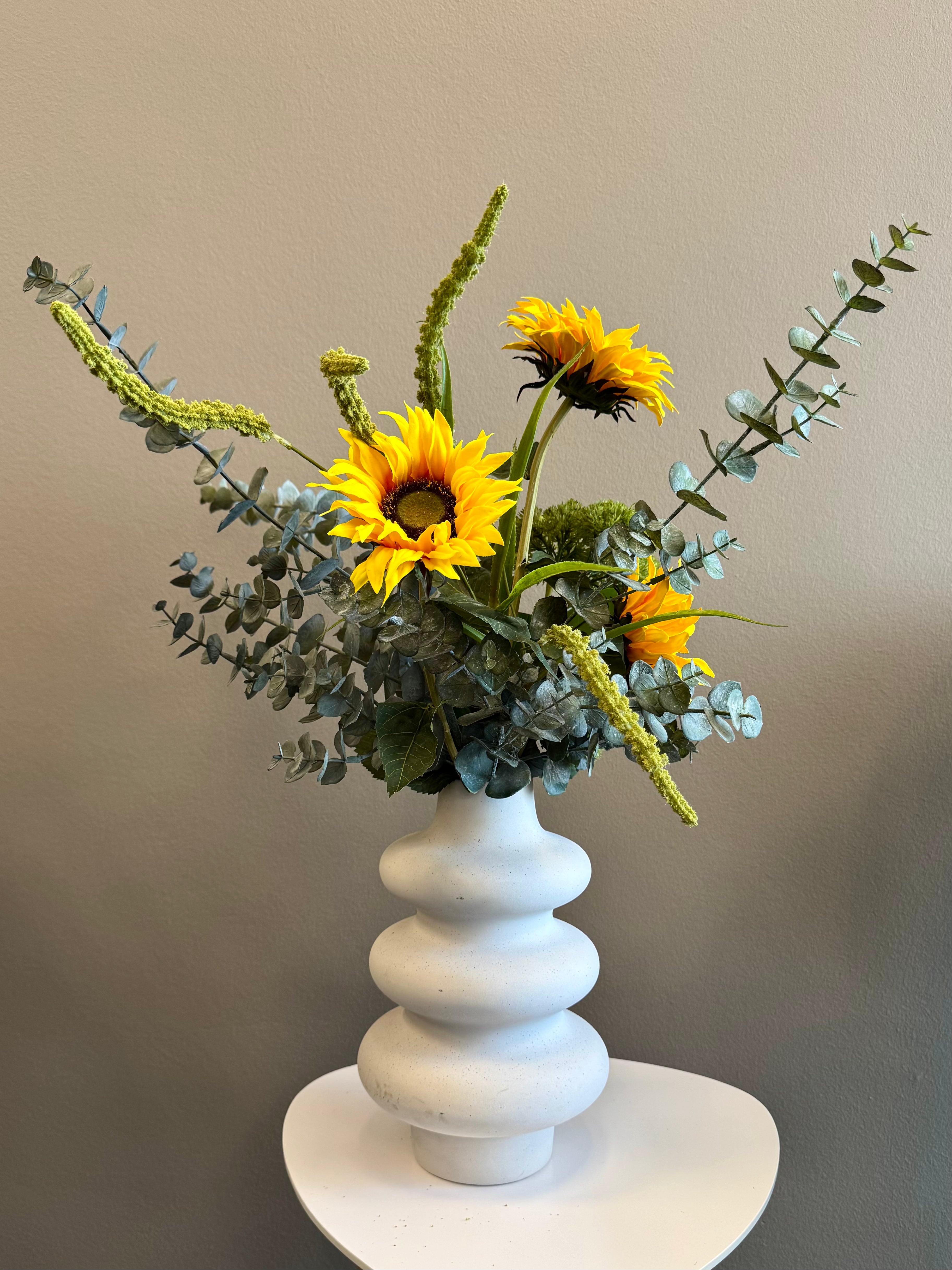 Solsikke buket med eucalyptus