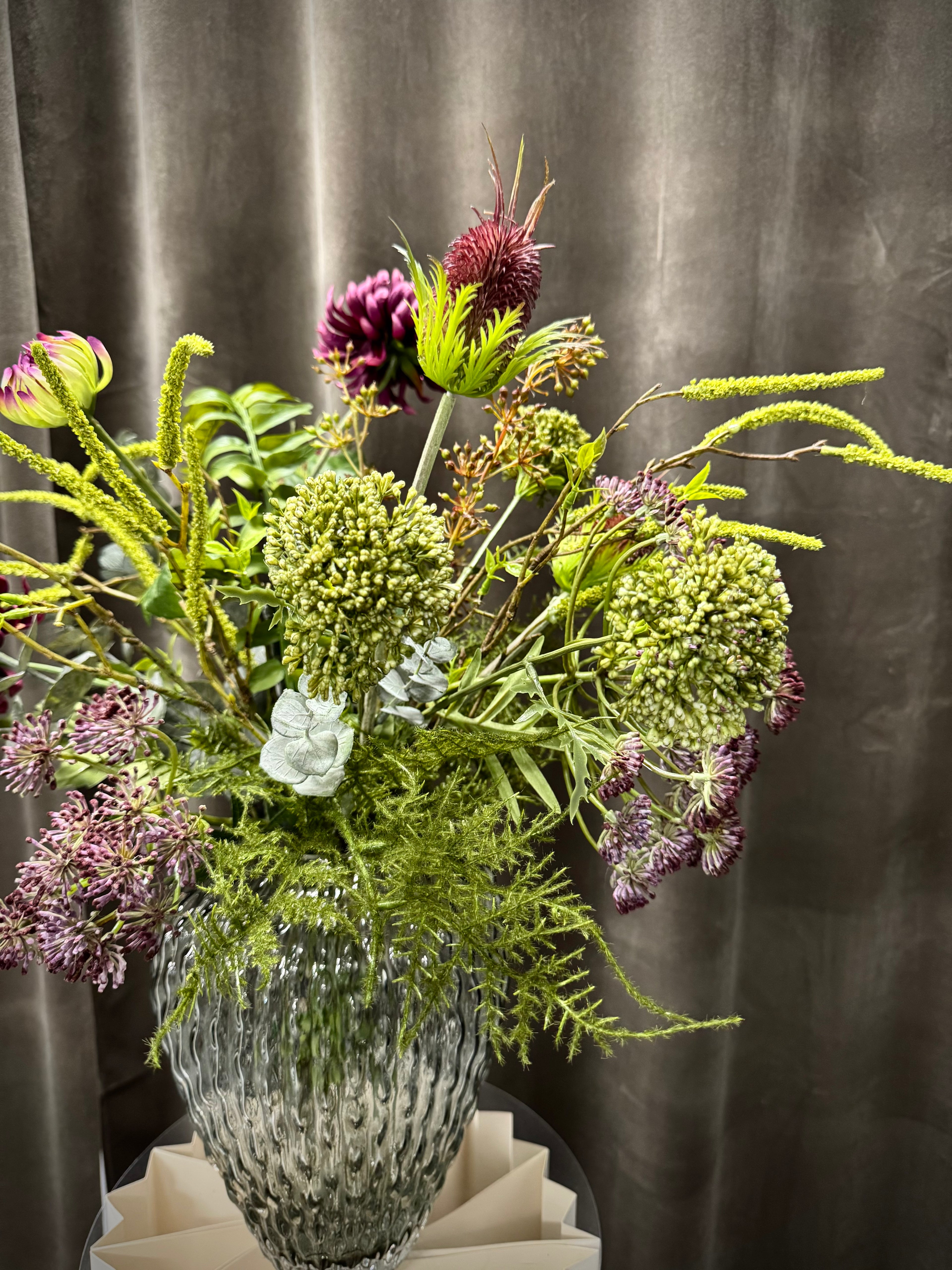 Buket med bla. lilla chrysanthemum UNIKA