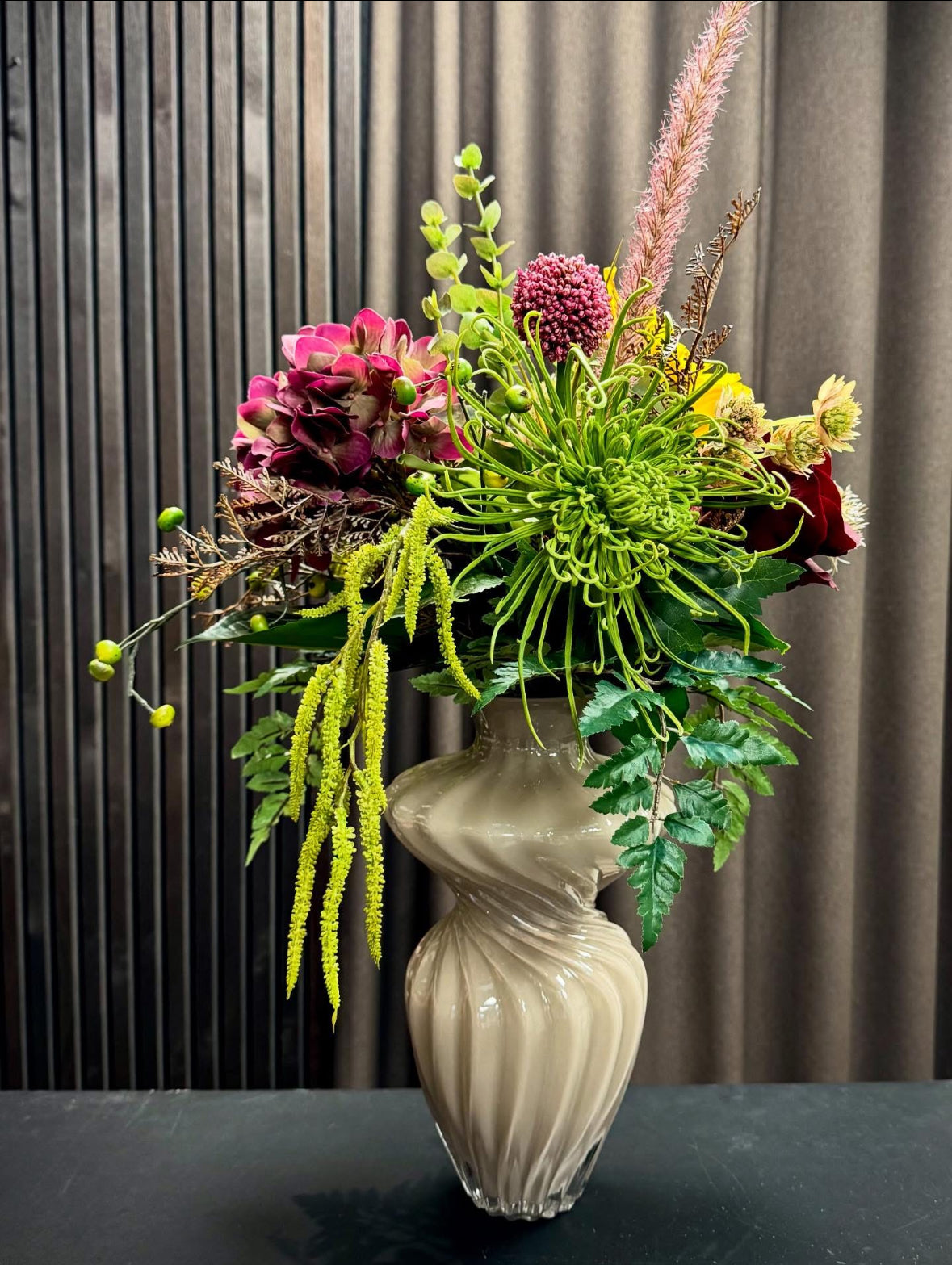 Blomster abonnement på kunstige blomster (Mellem)