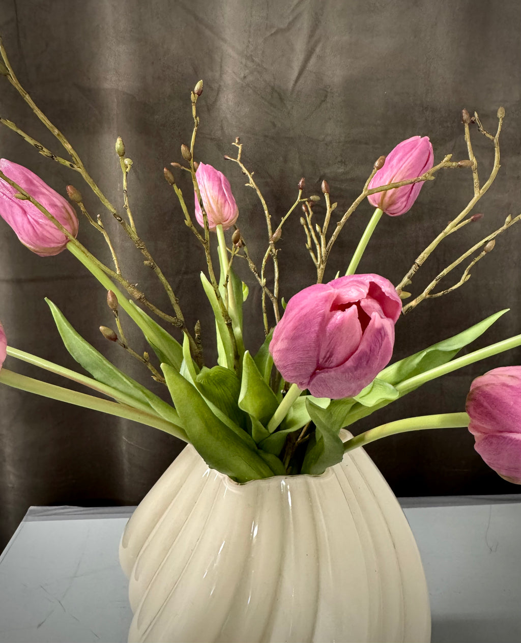 Tulipan stilke med grene