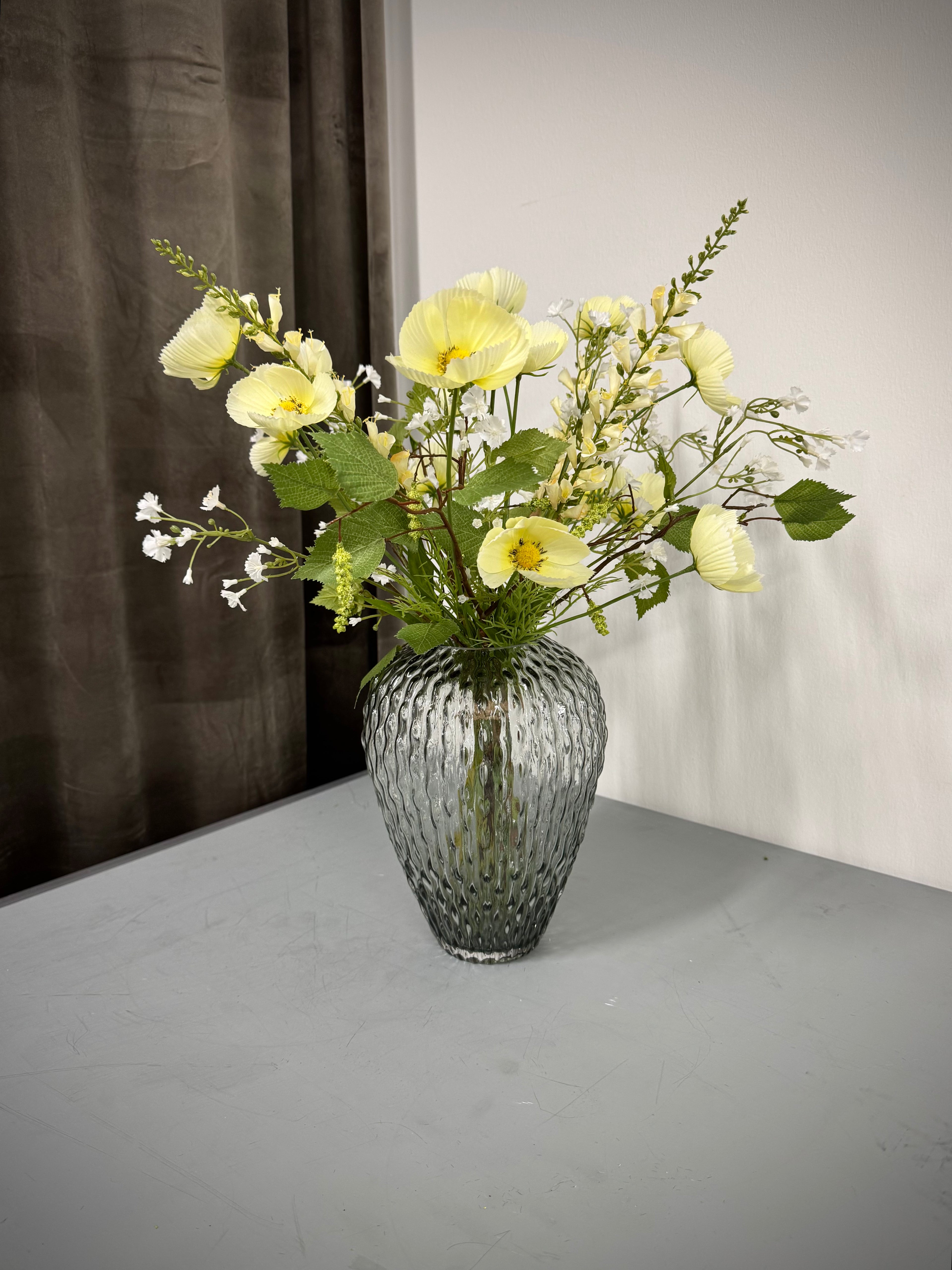 Forårsbuket med gule blomster