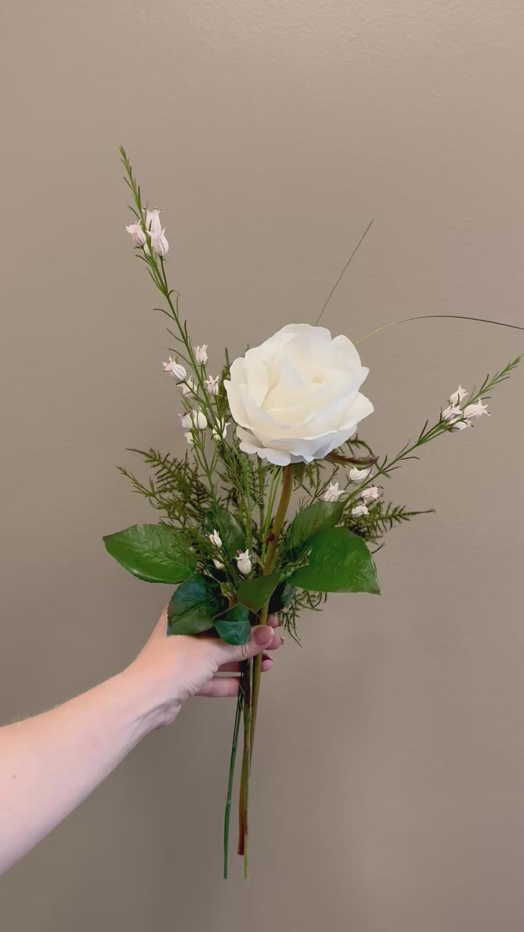 Lille hvid Deluxe Rose buket